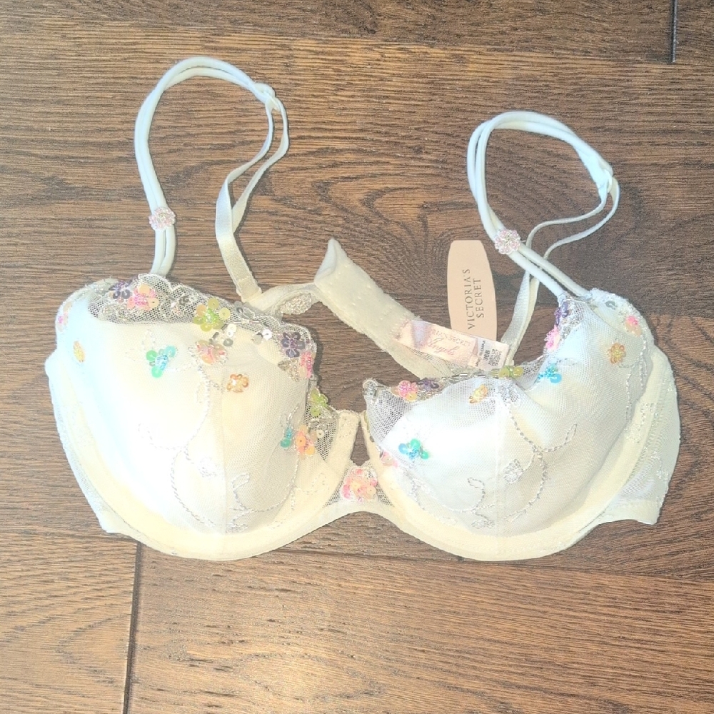 Victoria's Secret White Floral Underwire Bra